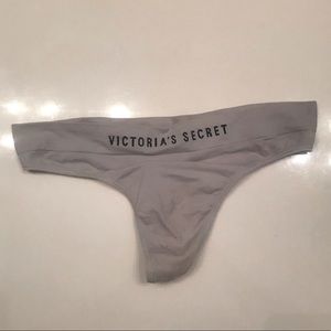 VICTORIAS SECRET white seamless thong